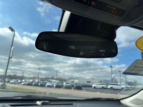 Used 2024 Chevrolet Malibu LT image 25