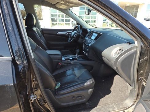Used 2019 Nissan Pathfinder SL image 13