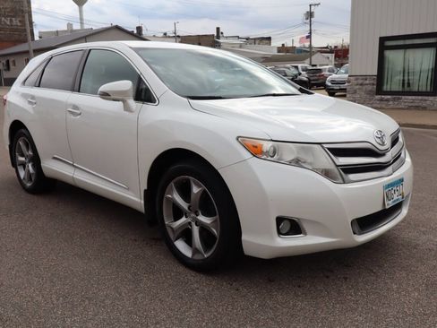 Used 2014 Toyota Venza XLE w/ Tow Prep Package AWD/4WD image 2