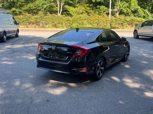 Used 2016 Honda Civic Touring image 5