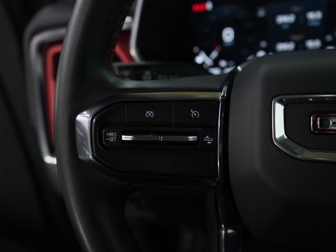 Used 2024 GMC Canyon AT4X image 18