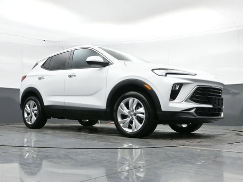 Used 2025 Buick Encore GX Preferred AWD/4WD image 40