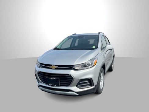 Used 2019 Chevrolet Trax LT w/ LT Convenience Package FWD image 1
