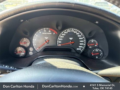 Used 2004 Chevrolet Corvette Base w/ Preferred Equipment Group image 11