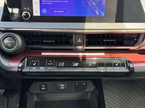 Used 2023 Toyota Prius Prime FWD image 5