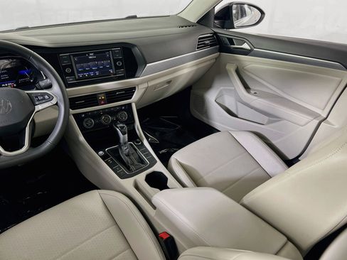 Used 2023 Volkswagen Jetta SE FWD image 21