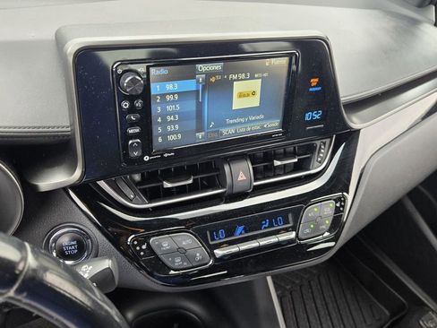 Used 2018 Toyota C-HR XLE image 19