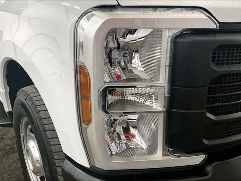 New 2026 Ford F250 XL w/ F-250 >10K GVWR Package image 25