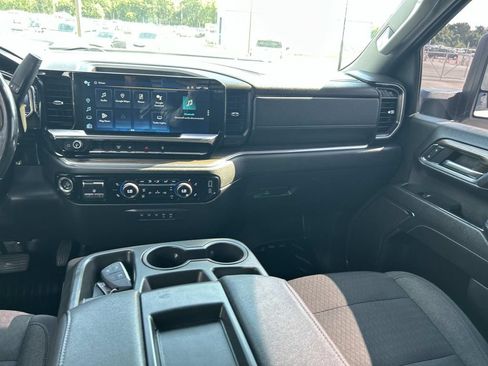 Used 2024 Chevrolet Silverado 2500 LT w/ Convenience Package AWD/4WD image 23