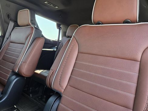 Used 2023 GMC Yukon Denali Ultimate w/ LPO, Floor Liner Package AWD/4WD image 28
