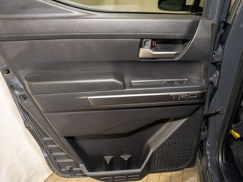 Used 2025 Toyota Tacoma TRD Off-Road image 9