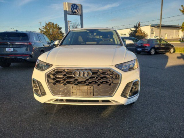 Used 2024 Audi Q5 2.0T Premium Plus w/ Premium Plus Package AWD/4WD image 2