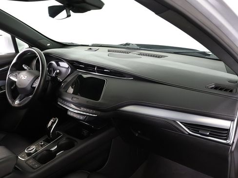 Used 2020 Cadillac XT4 Premium Luxury w/ Cold Weather Package image 32