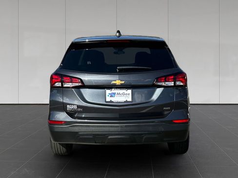 Used 2022 Chevrolet Equinox LS w/ LS Convenience Package AWD/4WD image 4
