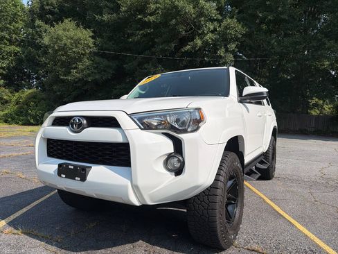 Used 2019 Toyota 4Runner SR5 RWD image 1