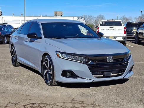 Used 2021 Honda Accord Sport image 2