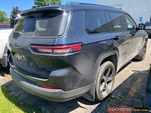 Used 2024 Jeep Grand Cherokee L Limited w/ Black Appearance Package AWD/4WD image 3