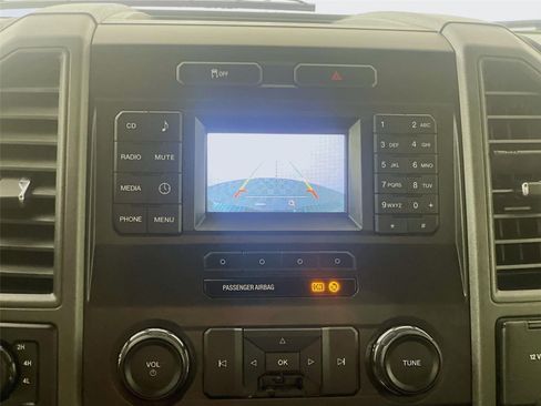 Used 2018 Ford F250 XL w/ Power Equipment Group AWD/4WD image 17