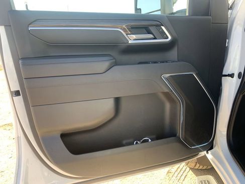 Used 2025 Chevrolet Silverado 2500 LT w/ Convenience Package image 21