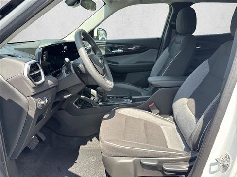 Used 2026 Chevrolet TrailBlazer LT FWD image 10