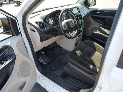 Used 2017 Dodge Grand Caravan SE w/ Power Window Group FWD image 13