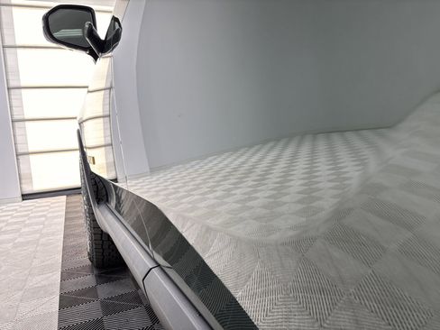 Used 2023 Rivian R1T Adventure image 33