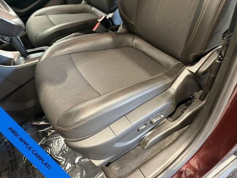 Used 2022 Chevrolet Trax LT w/ LT Convenience Package AWD/4WD image 8