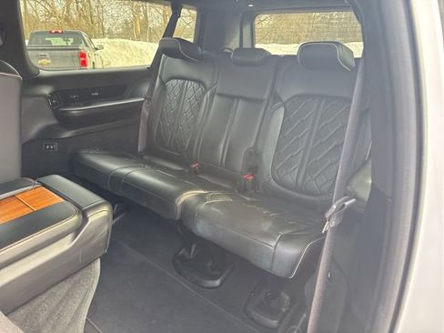 Used 2024 Jeep Grand Wagoneer L Series III AWD/4WD image 21