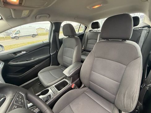 Used 2017 Chevrolet Cruze LT w/ Convenience Package image 13