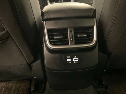 Used 2024 Subaru Outback Premium AWD/4WD image 35