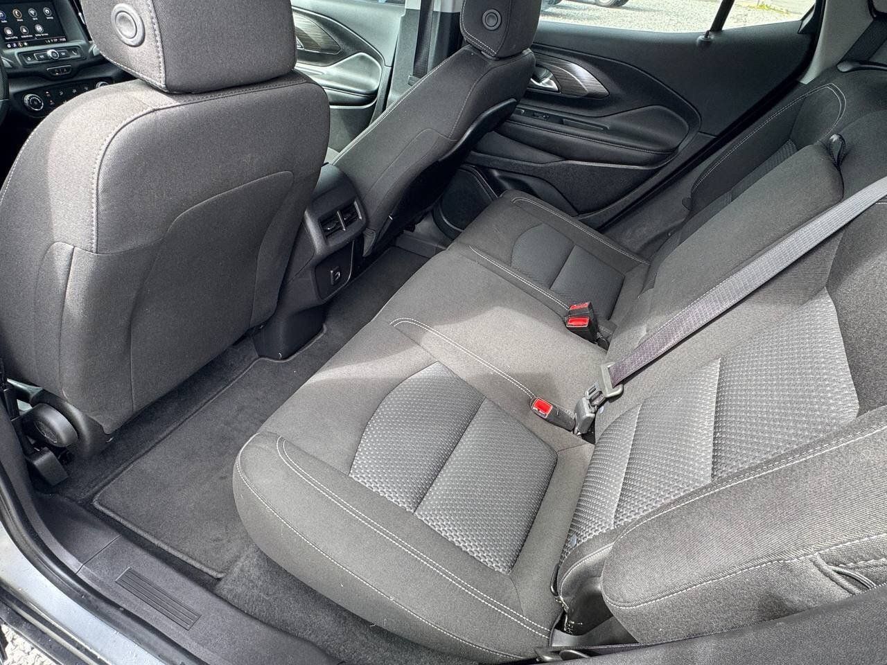 Used 2024 GMC Terrain SLE AWD/4WD image 14