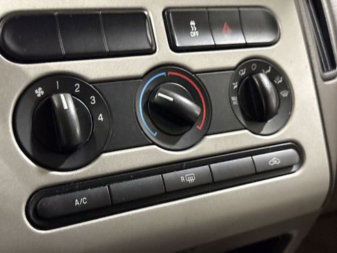 Used 2010 Ford Edge SE image 15