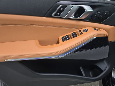 Used 2024 BMW X5 xDrive40i w/ Executive Package image 27