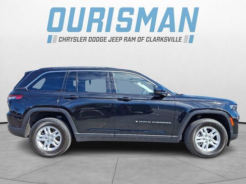 Used 2023 Jeep Grand Cherokee Laredo image 7