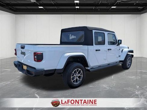Certified 2024 Jeep Gladiator Sport AWD/4WD image 5