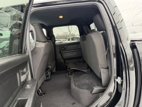 Used 2024 RAM 2500 Tradesman w/ Chrome Appearance Group image 10