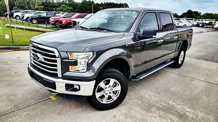 Used 2015 Ford F150 XLT w/ Equipment Group 301A Mid AWD/4WD image 3