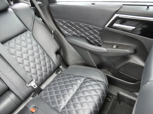 Used 2023 Mitsubishi Outlander SEL Black Edition image 14