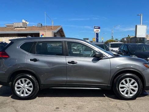 Used 2017 Nissan Rogue S image 8