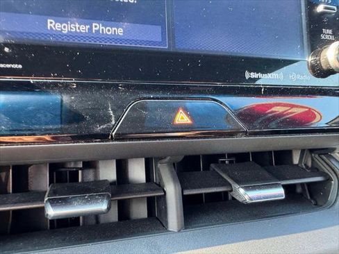 Certified 2022 Toyota Venza XLE image 13