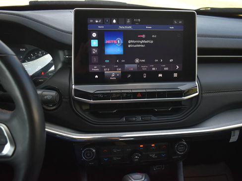 Used 2022 Jeep Compass Limited image 25