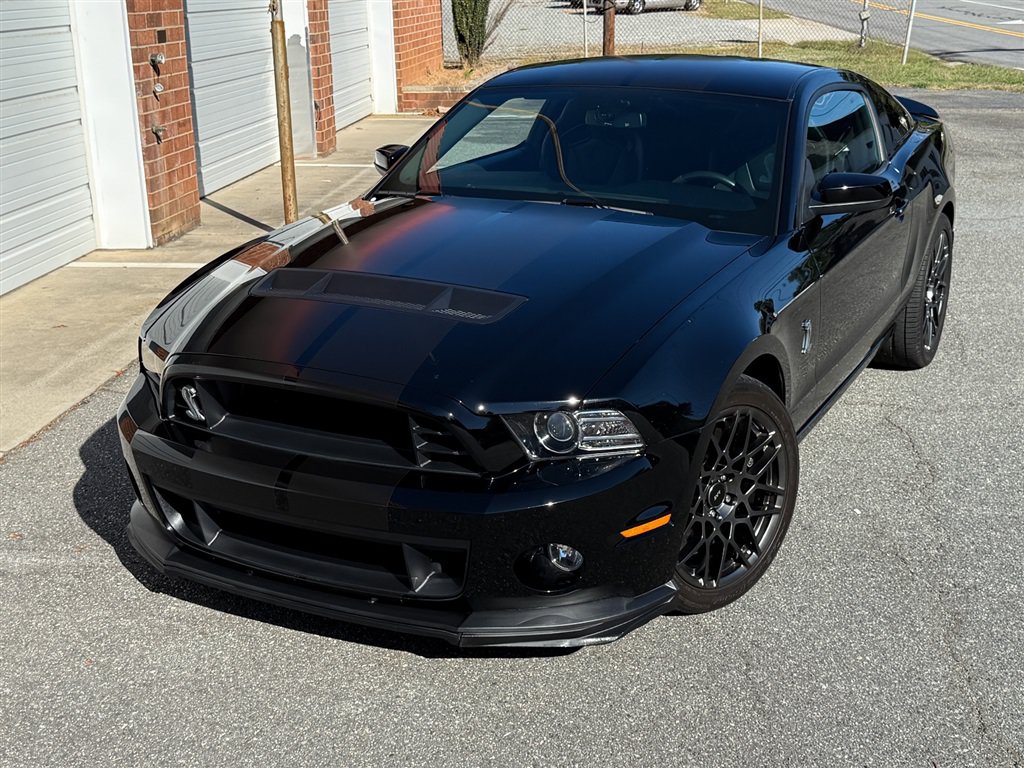 Used 2014 Ford Mustang Shelby GT500 w/ Equipment Group 821A RWD image 6