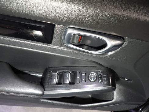 Used 2022 Honda Civic Touring image 8