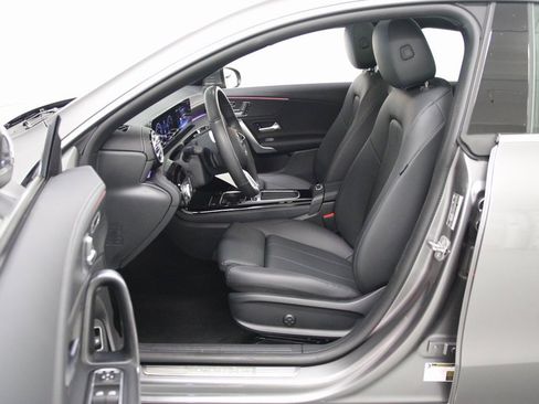 Used 2025 Mercedes-Benz CLA 250 4MATIC image 17