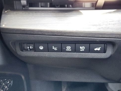 Used 2024 Nissan Ariya AWD image 19