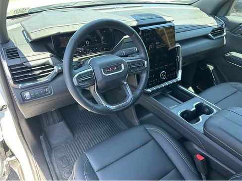 New 2025 GMC Acadia Elevation w/ Elevation Premium Package AWD/4WD image 23