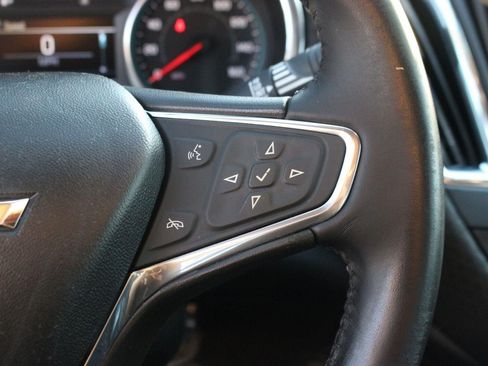 Used 2017 Chevrolet Malibu LT FWD image 18
