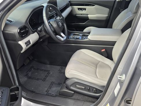 Certified 2024 Honda Pilot Touring image 10