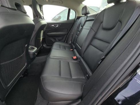 Used 2025 Volvo S60 B5 Core image 10