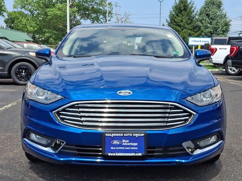 Used 2018 Ford Fusion SE w/ Equipment Group 201A FWD image 2